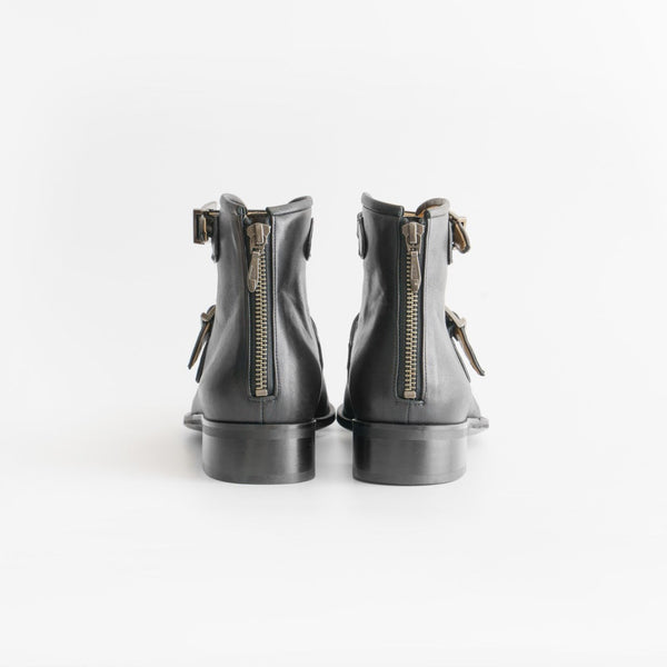 FOLKLAND_smooth black(black sole)