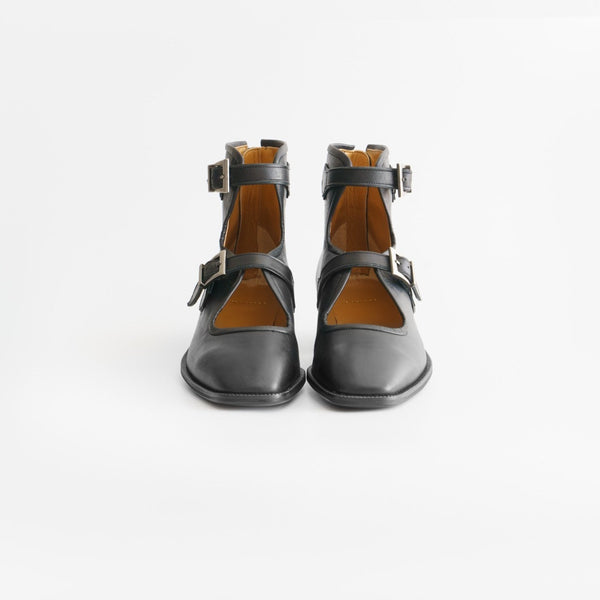 FOLKLAND_smooth black(black sole)