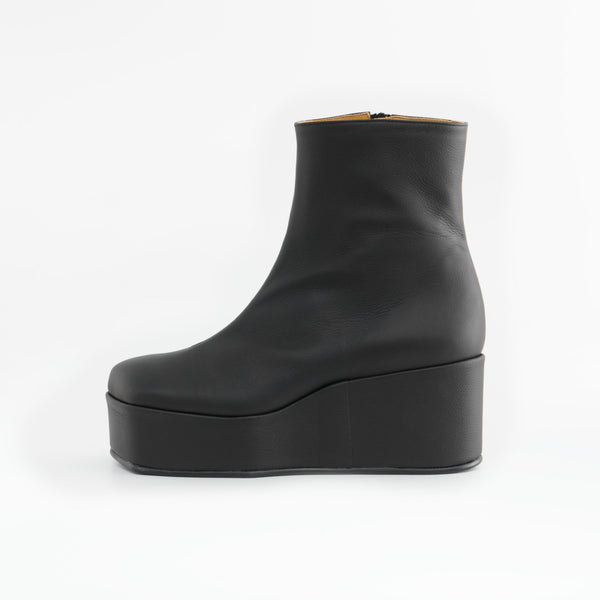 WOLVES_matte black