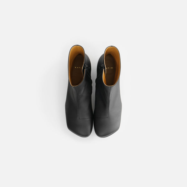 WOLVES_matte black