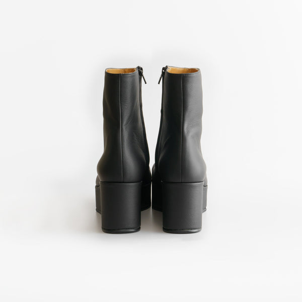 WOLVES_matte black